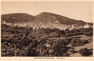 Panorama storico di Contessa Entellina in una cartolina d'epoca
