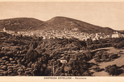 Panorama storico di Contessa Entellina in una cartolina d'epoca