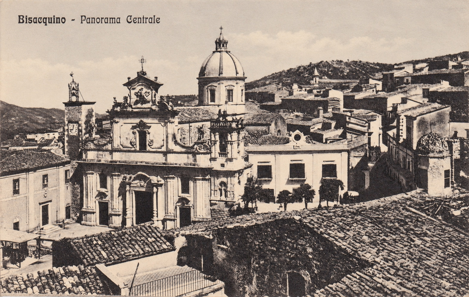 Bisacquino, panorama centrale in una cartolina storica